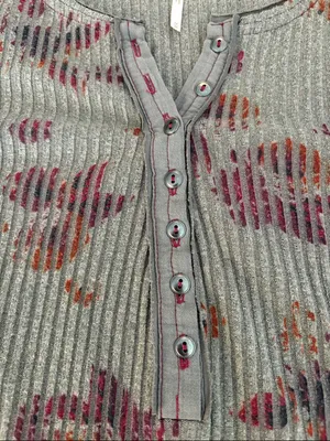 Free People Layer Me Floral Ribbed Henley Top Women’s Size Medium thumbnail 4