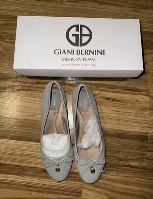 Giani Bernini Womens Sz 8 Ballet Flats Shoes Odeysagry Stone‎ Gray Memory Foam thumbnail 1