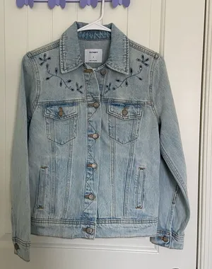 NWT | Old Navy women’s embroidered denim jacket‎ — small thumbnail 1