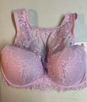 PINK VICTORIAS SECRET MEDIUM DD ✨ lace padded bra pink excellent condition thumbnail 1