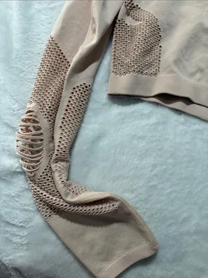 Alo yoga size large pink Cropped Open-Knit Long Sleeve Top in Light Blush thumbnail 5