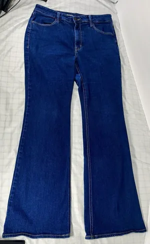 Old Navy Women’s WOW Flare High-Rise Blue Denim Flared Jeans Size 12 thumbnail 1