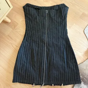 WITH‎ JEAN Mirabel Pinstripe Dress Black Mini Zipper Size Small thumbnail 7