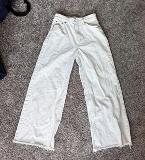 Pull&Bear white wide-leg jeans, size US 2 thumbnail 1