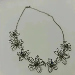 WIREY Flower‎ Nexklace with center rhinestones thumbnail 1