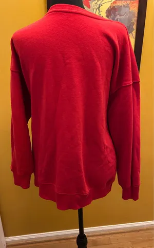 Women’s Valentine’s Day Love Chest Graphic Red Pullover Crewneck Sweatshirt Size L (12-14) thumbnail 3