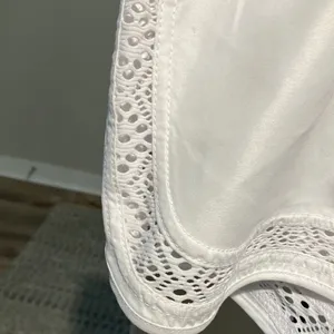 O’NEILL white lace elastic waist tie swimsuit short EUC thumbnail 2
