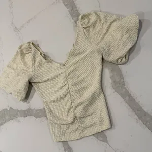Free People Textured Puff Sleeve Cupcake Top Women’s Small Ivory Double V-Neck thumbnail 7