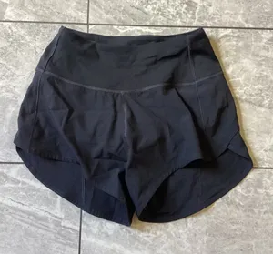 Quince NWOT Weightless High-Rise Running Shorts Black XS LB51123-DKBIZ01-21333 thumbnail 1