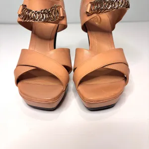 Tod’s Tan, Nude Leather Gold Chain Link Platform Heeled Sandals 39 thumbnail 2