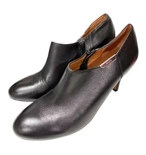 Coach Boots Size 9B Black Leather Ankle Zip Heeled Booties Seneca thumbnail 1