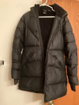 Women’s winter coat FLAWED thumbnail 1