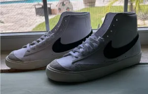 High-Top Nike Sneakers thumbnail 1