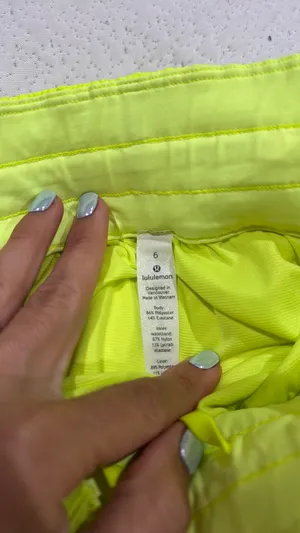 Lululemon Hotty Hot Shorts 2.5" thumbnail 3