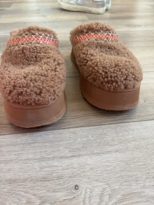 Fuzzy UGG Slippers Platform thumbnail 4