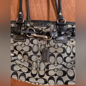 Coach Signature Hampton Black Handbag Tote thumbnail 2