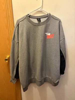 (XL) Nike crewneck thumbnail 1