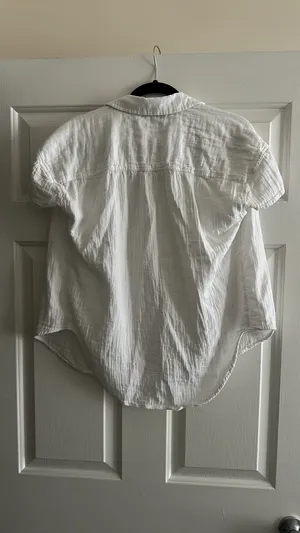 White linen button down Size M thumbnail 2