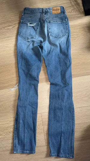 Hollister co High-waisted distressed denim ultra highrise mom jeans thumbnail 3