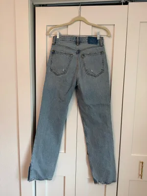 Abercrombie 90s Straight High-Rise Jeans thumbnail 2