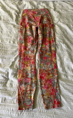 Align Leggings with Pockets (Rare) thumbnail 7