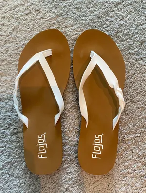 Flojos Flip Flops Tan Size 7 thumbnail 1