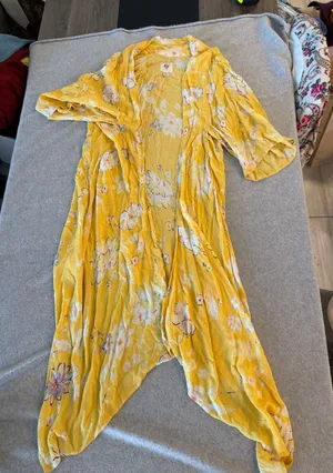 Billabong Yellow Floral Kimono Cardigan Duster Womens S/M Rayon Boho Cover Up thumbnail 1