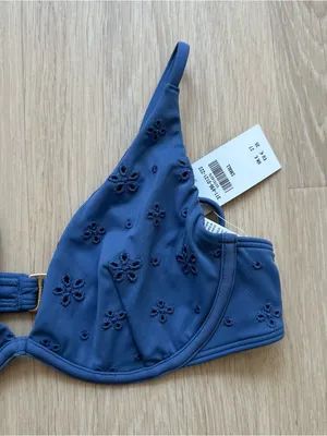 NWT Hollister Eyelet Blue Underwire Plunge Bikini Top thumbnail 6