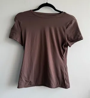 SUUKSESS Womens Brown Short Sleeve Crewneck Slim Fit Athletic Tee Shirt Large thumbnail 1