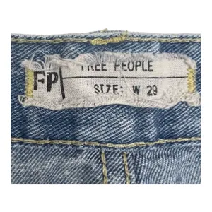 Free People Distressed Light Wash Cut Off Denim Jean Shorts Size 29 thumbnail 3
