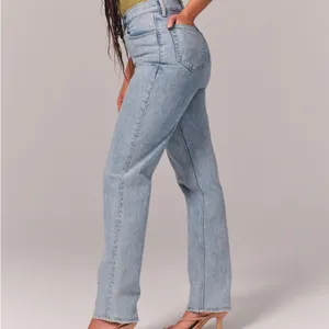 Abercrombie & Fitch Curve Love Ultra High Rise 90s Straight Jean Size 26 2L NWOT thumbnail 4