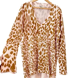 Show Me Your Mumu Pink Leopard V-Neck Sweater -M 🐆 💖 thumbnail 4