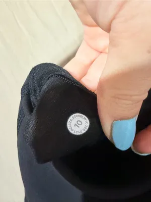 Lululemon Everlux and Mesh Cropped Tank thumbnail 4
