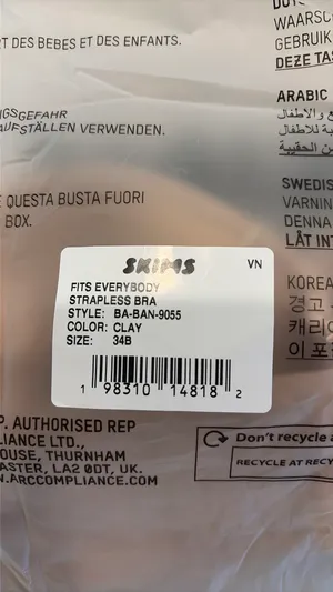 SKIMS Strapless Bra Fits Everybody thumbnail 3