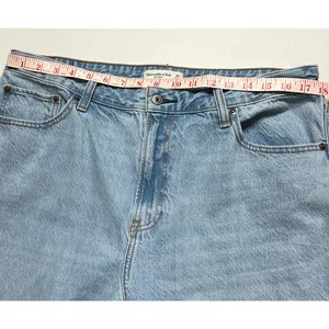 Abercrombie & Fitch Curve Love High Rise Loose Jeans Size 33 Light Wash Straight thumbnail 5
