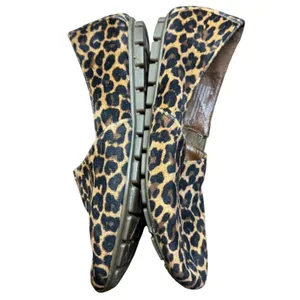 Born Shoes Womens Size 9.5 Brown Leopard Canvas Slip‎ On Flats Comfort D74641 thumbnail 6