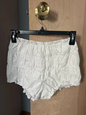White Bloomer Shorts Size XS thumbnail 3