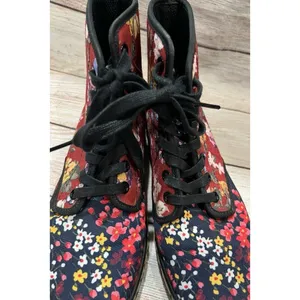 Dr. Martens Pink Floral Boots Kids Size 4 Womens Size 6 thumbnail 10