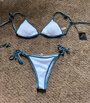 Bikini thumbnail 1