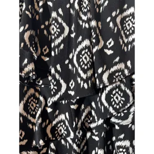 White House Black Market Size XS Scoop Neck Black White Tribal Southwestern Top thumbnail 2