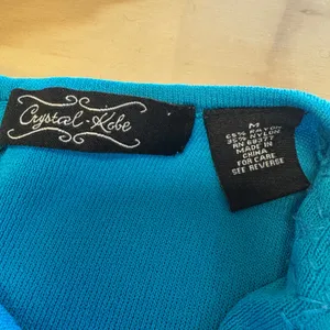 Vintage Y2K Crystal Kobe Turquoise Blue Embellished Neck Sleeveless Knit Top Med thumbnail 5