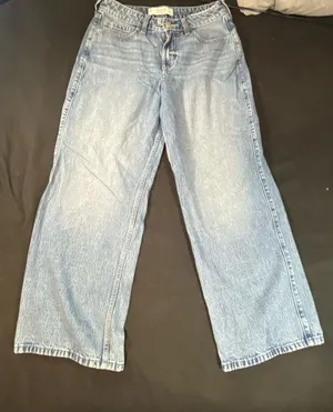 Hollister High-Rise Baggy Jeans Light Wash W29 Short thumbnail 2