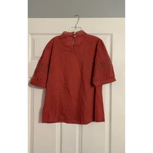 Universal Threads Shirt  New Size M thumbnail 3