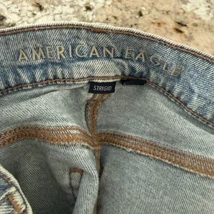 American Eagle Stovepipe Straight Leg Distressed Jeans Light Wash Size 6 Short thumbnail 6