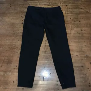 Banana Republic black cropped size 31 normcore skinny jeans thumbnail 3