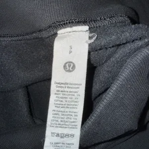 Lululemon Scuba Mini Skirt Womens‎ Small Black Excellent Fleece Lined Ribbed thumbnail 4