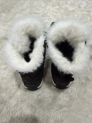 Sorel Whitney short lace-up winter boots in black and white Woman’s size 7.5 thumbnail 4
