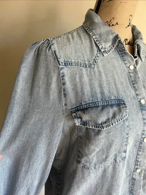 Jane + Delancey Chambray Snap Close Top Size Medium thumbnail 5