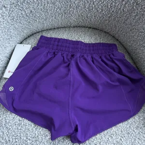 NWT LULULEMON - Hotty Hot HR Lined Short 2.5" - $68 - Size 4 thumbnail 9