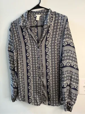 Forever 21 Navy and White Patterned Long-Sleeve Shirt thumbnail 2